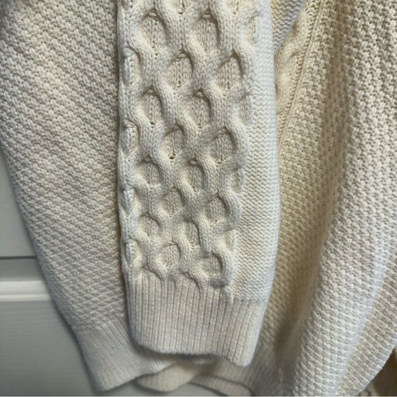 Urban Outfitters Cream Cableknit Sweater Size Large - Picture 6 of 7
